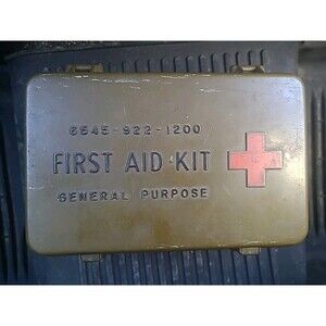 US Military Issue Vietnam Era FIRST AID KIT Box General Purpose vintage medical
